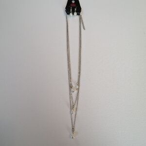 Paparazzi Necklace and Earring set